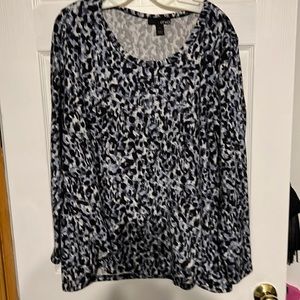Blue black and white animal print knit long sleeve shirt